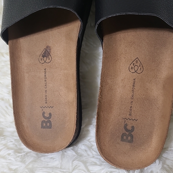BC FOOTWARE Black Slide Sandals - Size 8 - Picture 4 of 9